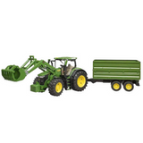 Ciągnik John Deere 7R 350 z ładowaczem czołowym i przyczepą