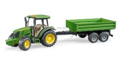 Ciągnik John Deere 5115M z przyczepą
